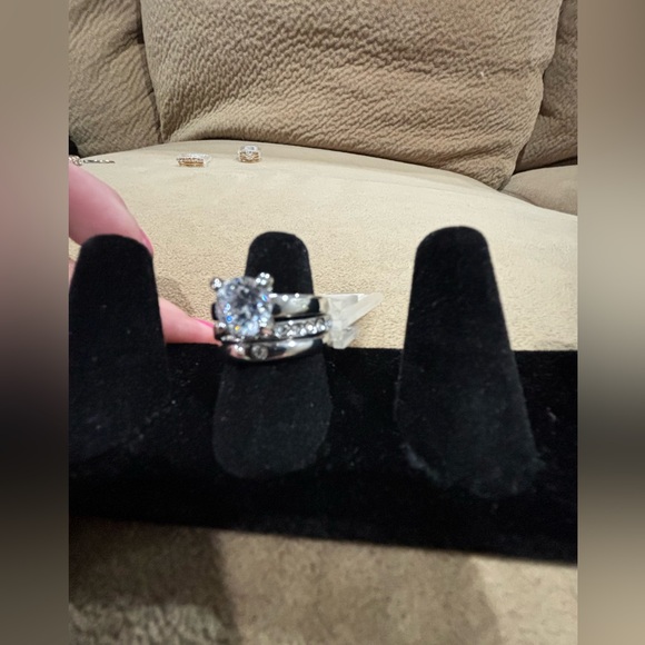 Past Present Future Diamond RING.   MEDIUM - Picture 4 of 8